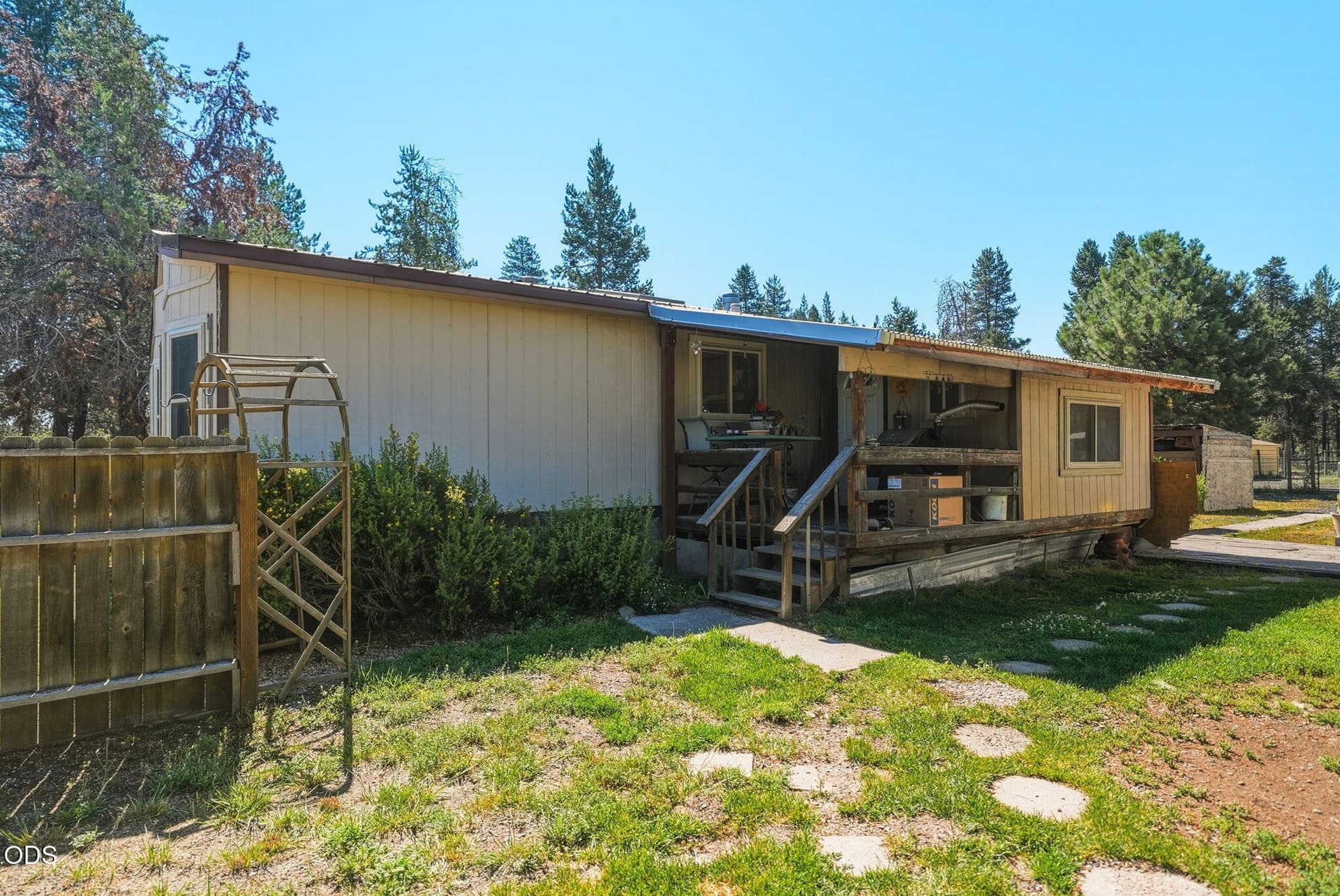 2-web-or-mls-Riley_Visuals-2. Photo 2 of 71, 53315 Bridge Drive, La Pine, OR 97739
