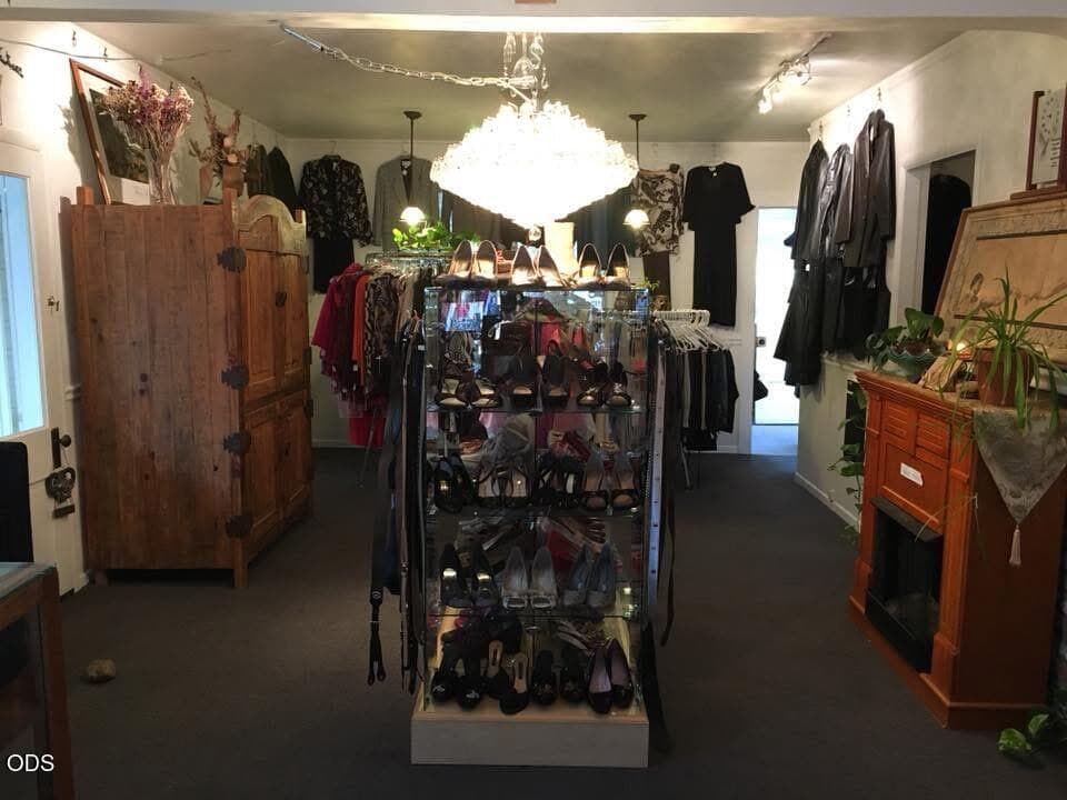 Anna shoes n clothes n chandelier. Photo 4 of 7, 184 Galice Road Unit B, Merlin, OR 97532