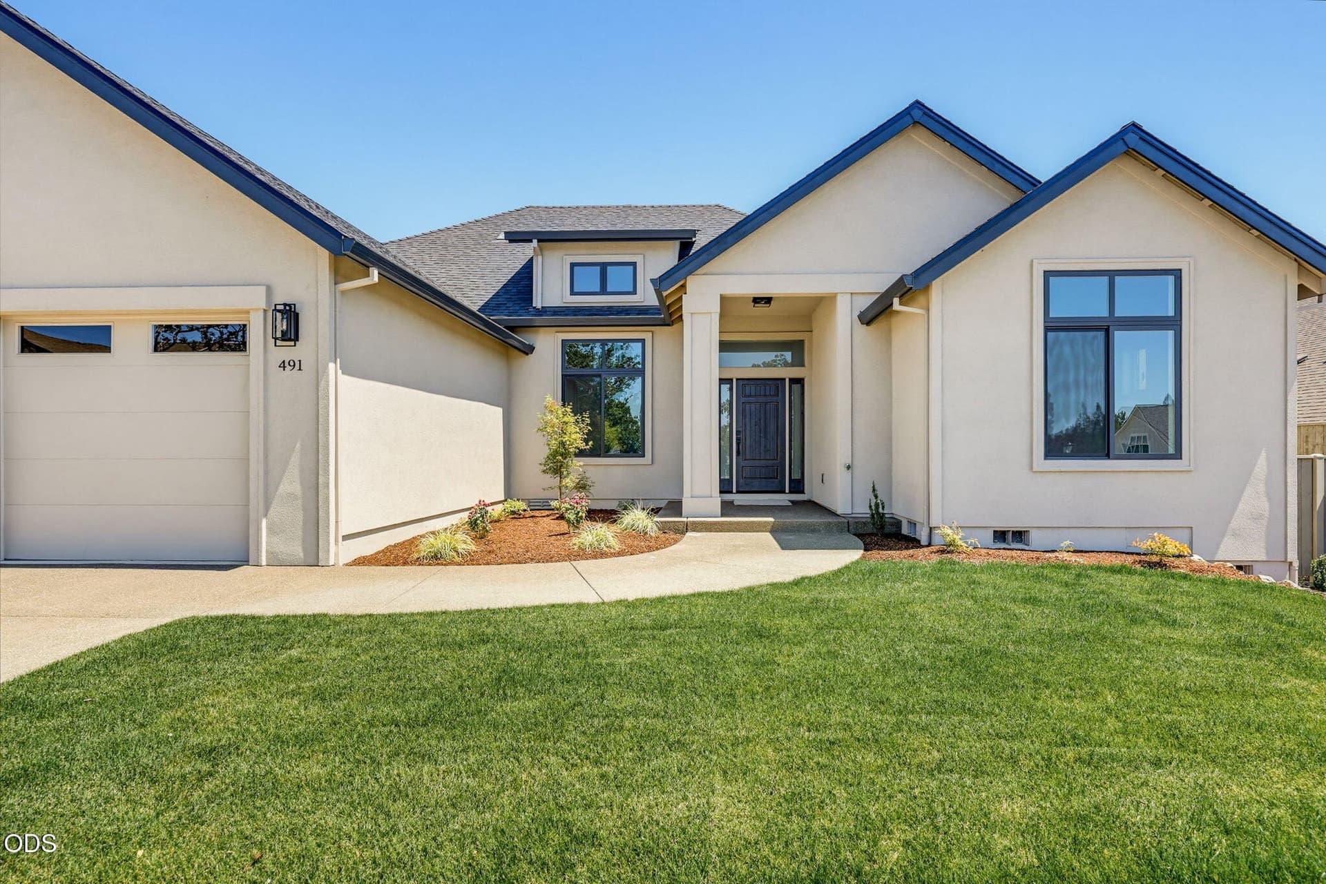 ApxAH00006. Photo 2 of 45, 491 Autumn Hills Drive, Medford, OR 97504