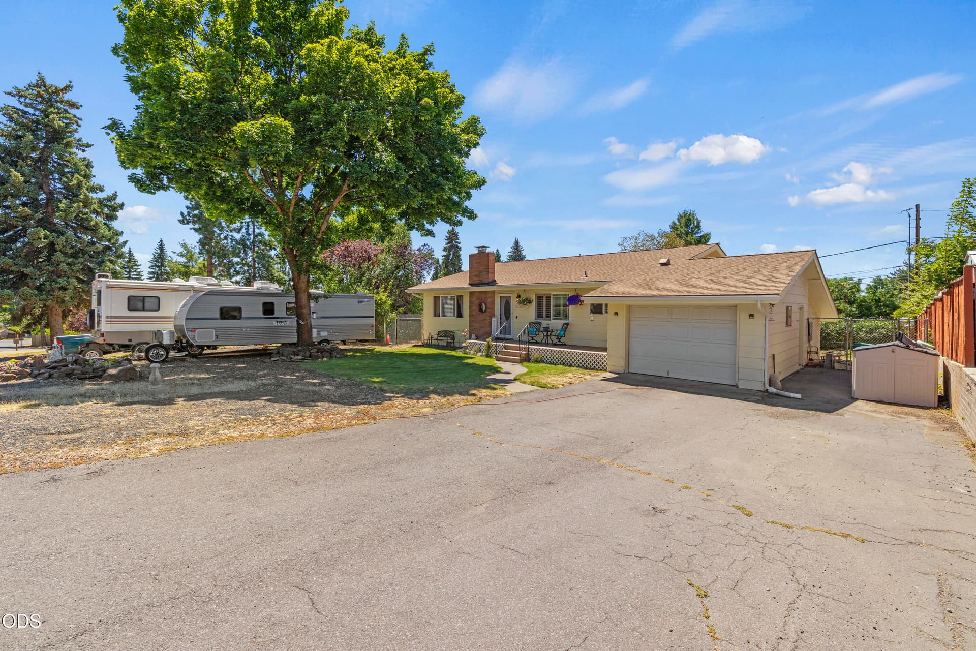 Driveway. Photo 4 of 59, 1140 McClellan Drive, Klamath Falls, OR 97603