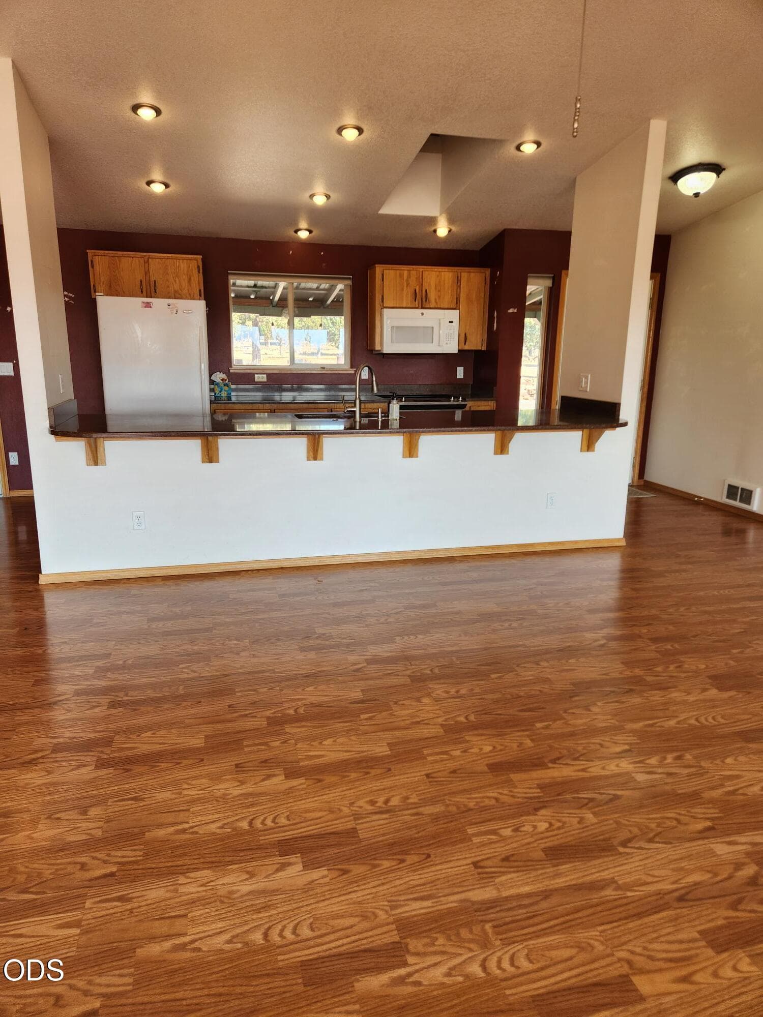 BridgesKitchenFromLivingroom. Photo 5 of 29, 8152 SW Paious Drive, Culver, OR 97734