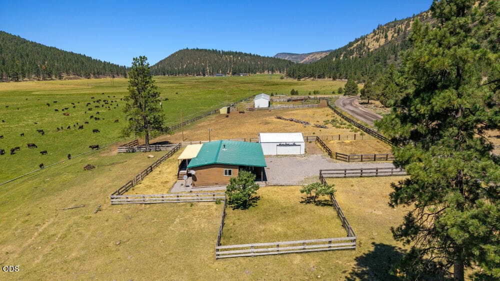 Bursell Ranch. Photo 5 of 40, 12046 Old Fort Road, Klamath Falls, OR 97601