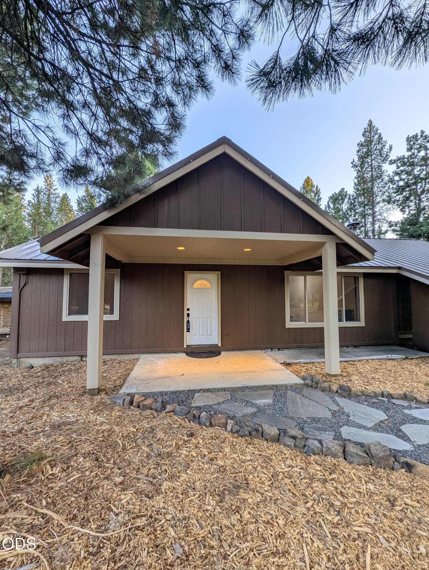 Front Entry. Photo 2 of 21, 16947 Quartz Hill Road, Bend, OR 97707