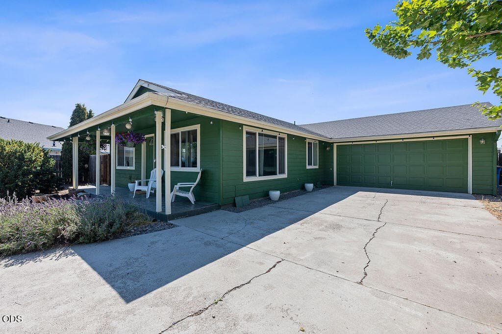 8T3A7355. Photo 2 of 19, 1527 NE Larry Court, Prineville, OR 97754