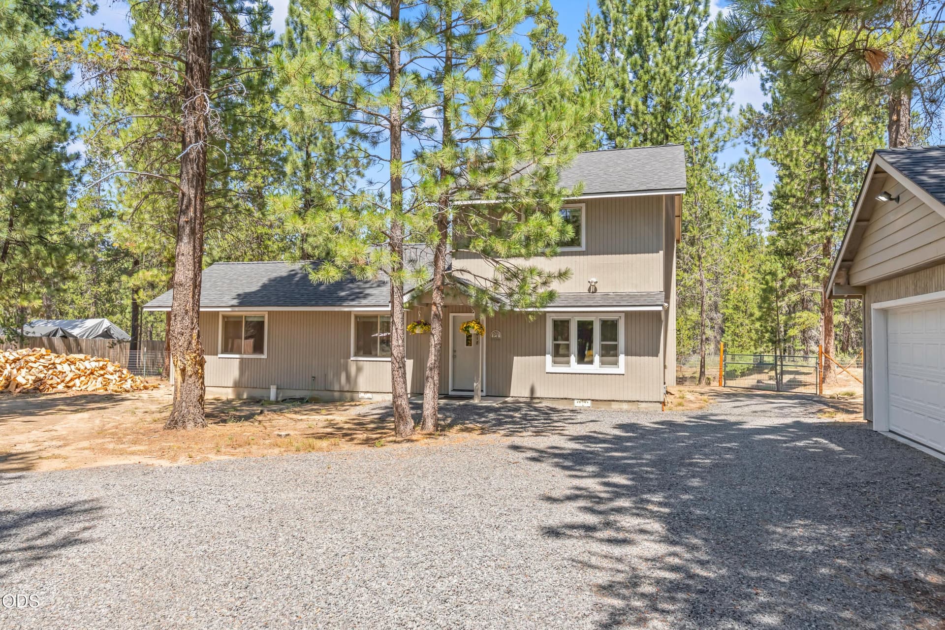 2. Photo 2 of 27, 16018 Park Drive, La Pine, OR 97739