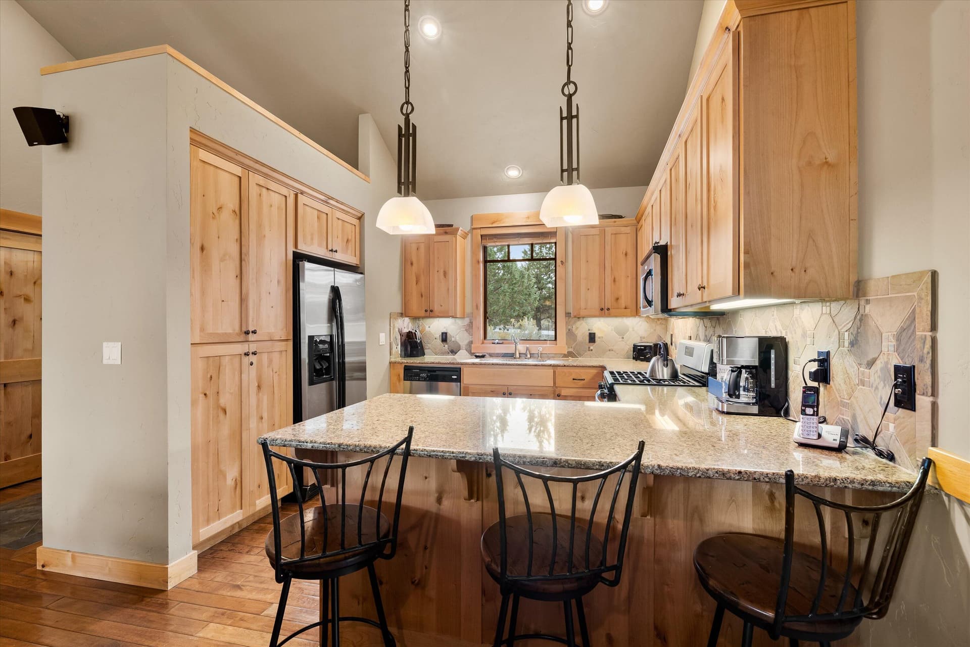 11-20251031 JILL ROSELL-20. Photo 5 of 27, 16763 SW Brasada Ranch Road Unit Cabin 52, Powell Butte, OR 97753