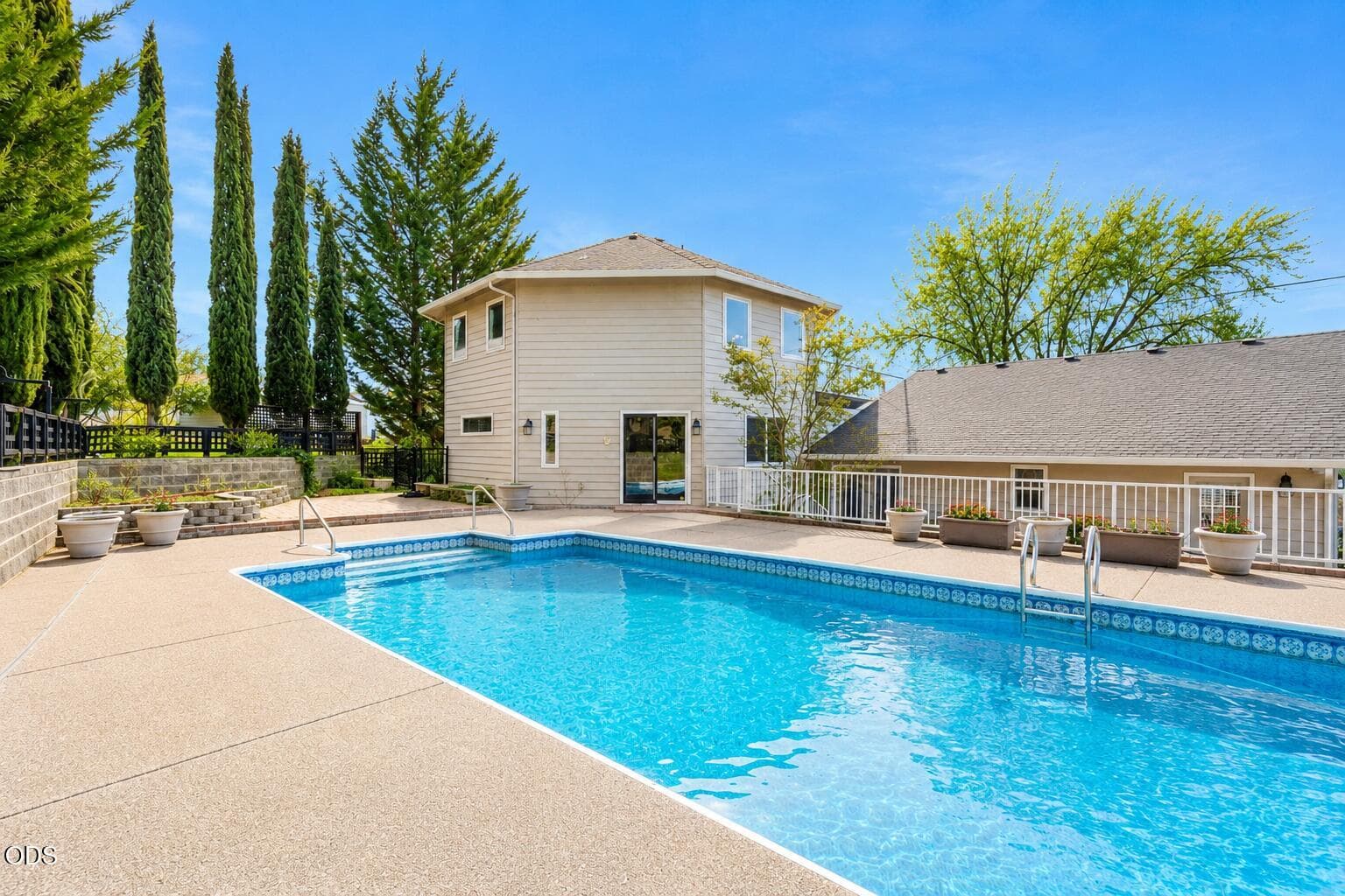 Pool. Photo 2 of 86, 4935 Cherry Lane, Medford, OR 97504