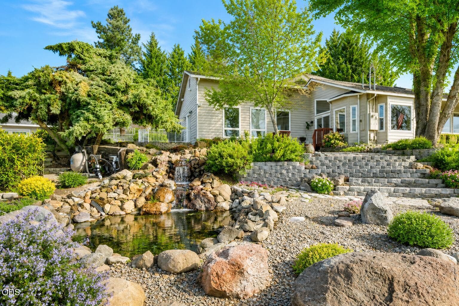 Front of house. Photo 1 of 86, 4935 Cherry Lane, Medford, OR 97504