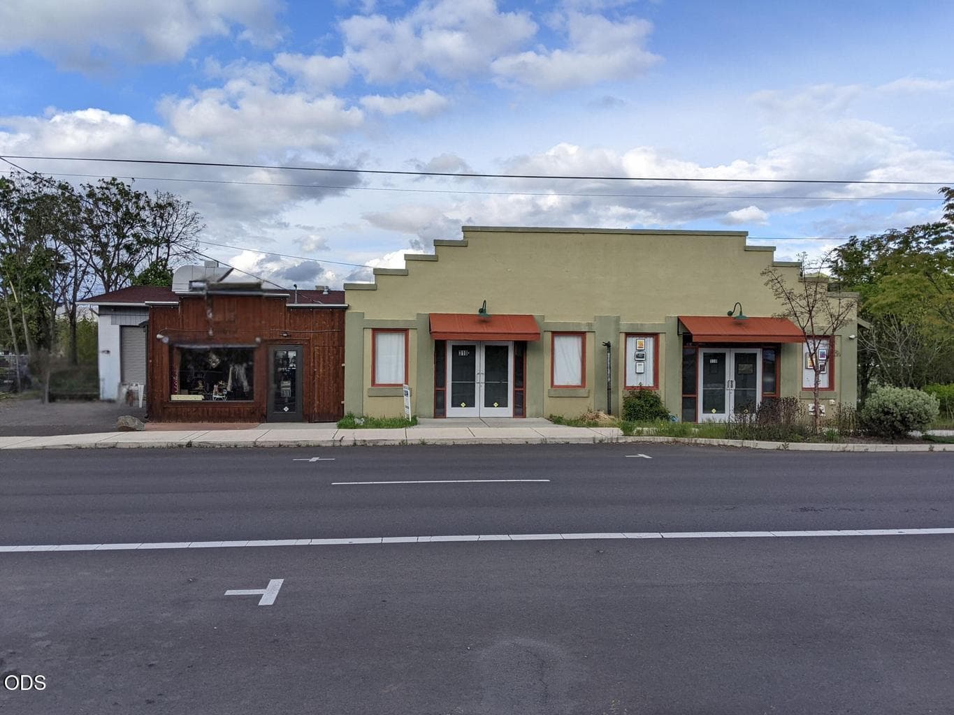 310NMainFront. Photo 1 of 3, 310 N Main Street Unit Per Suite - A&B/F/G/, Phoenix, OR 97535