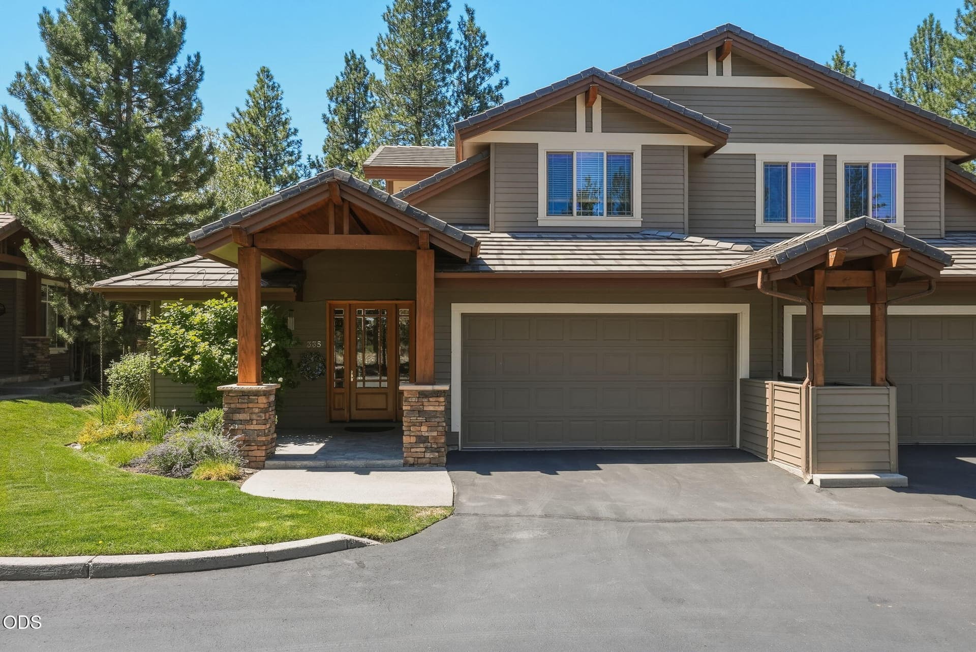 335 SW Mt Washington Dr. Photo 1 of 31, 335 Mount Washington Drive, Bend, OR 97702