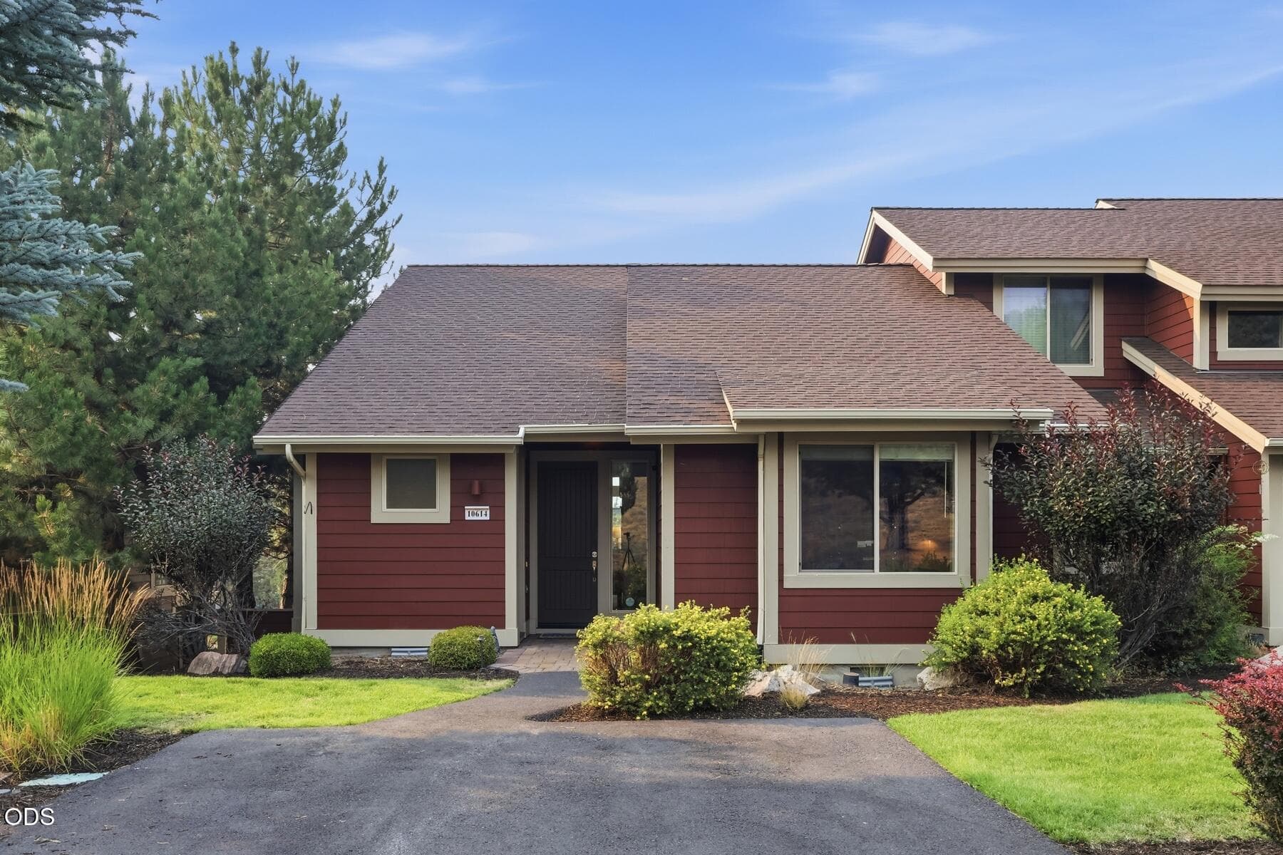 1_welcome home. Photo 1 of 39, 10614 Village Loop, Redmond, OR 97756