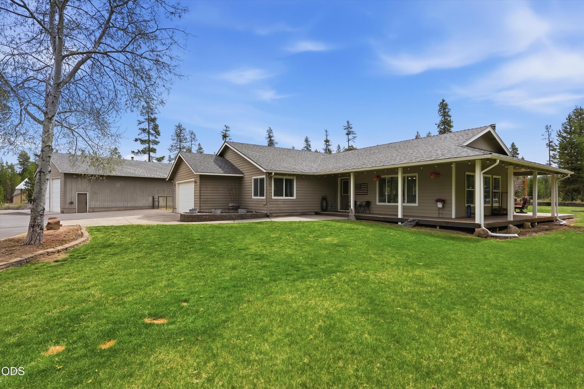 front yard. Photo 5 of 47, 15965 Parkway Drive, La Pine, OR 97739