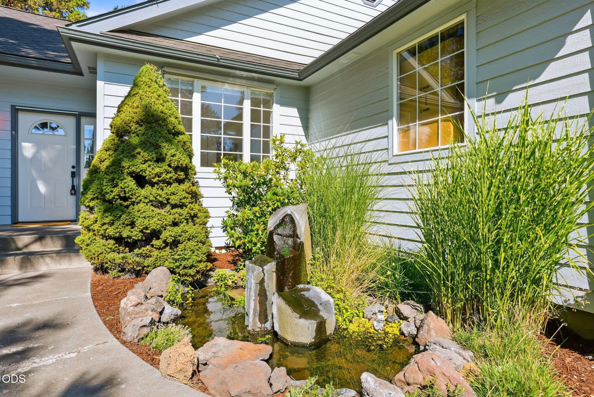 5-web-or-mls-Riley_Visuals-5. Photo 3 of 34, 947 SE Sunwood Court, Bend, OR 97702