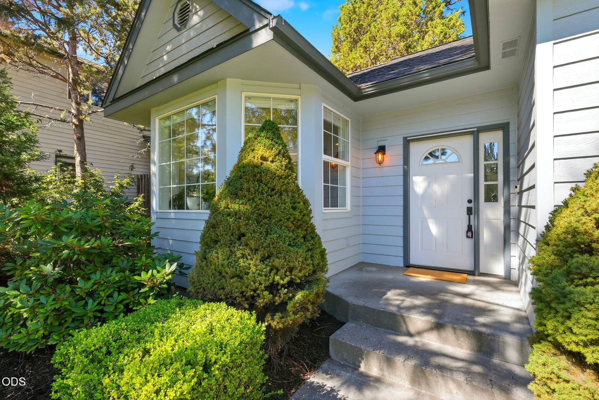6-web-or-mls-Riley_Visuals-6. Photo 4 of 34, 947 SE Sunwood Court, Bend, OR 97702