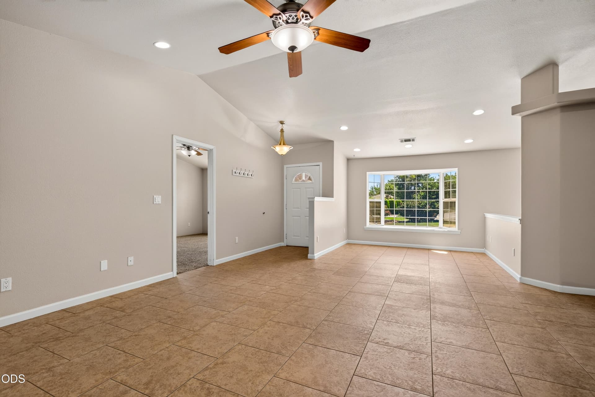 4 - Front Living Area. Photo 4 of 54, 182 Justin Court, Central Point, OR 97502
