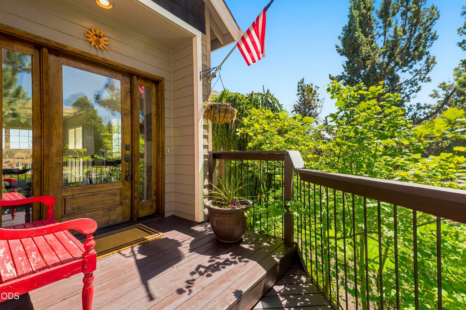 04-Exterior. Photo 4 of 66, 1158 NW Redfield Circle, Bend, OR 97703
