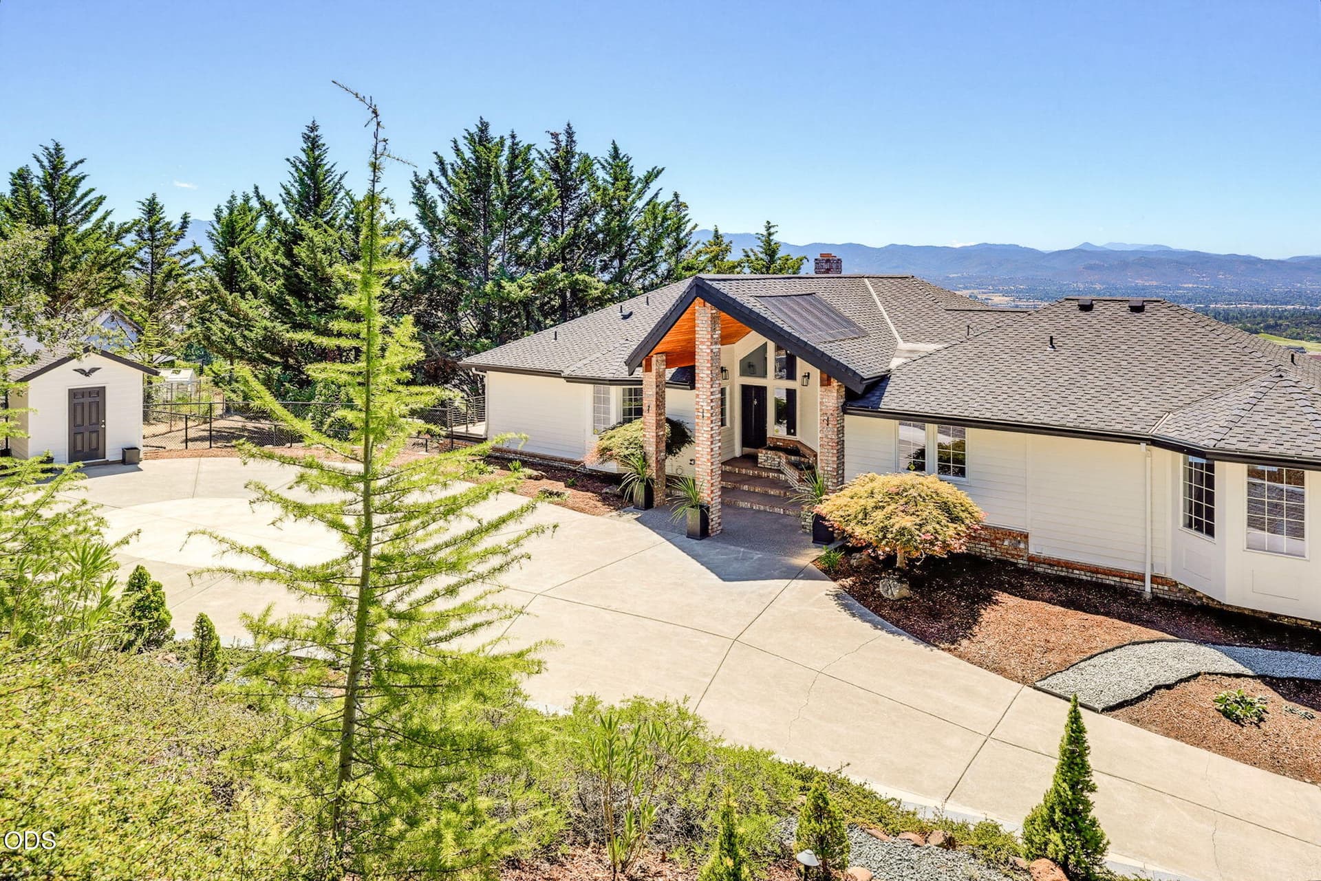 Presidential shingle roof. Photo 5 of 100, 1544 Satellite Drive, Medford, OR 97504