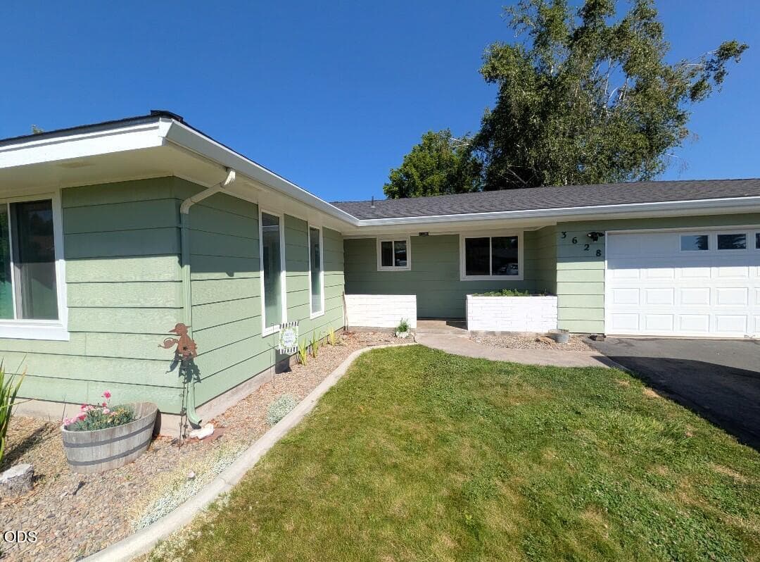 2. Photo 2 of 23, 3628 Coronado Way, Klamath Falls, OR 97603