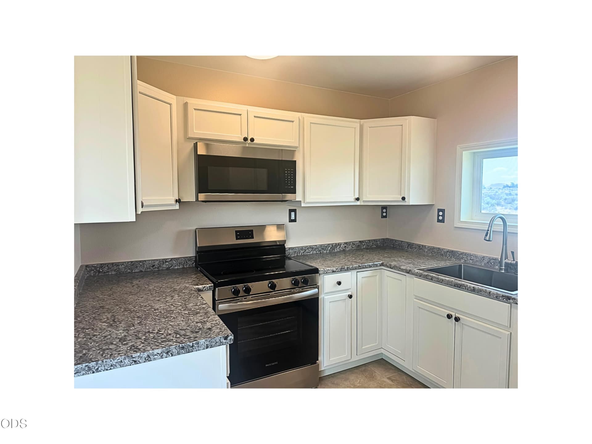 Kitchen 2 S. Photo 5 of 29, 57120 Arrowhead Loop, Christmas Valley, OR 97641