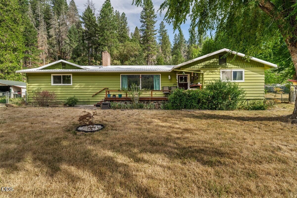 03-Home Front. Photo 2 of 38, 27225 OR-62, Trail, OR 97541