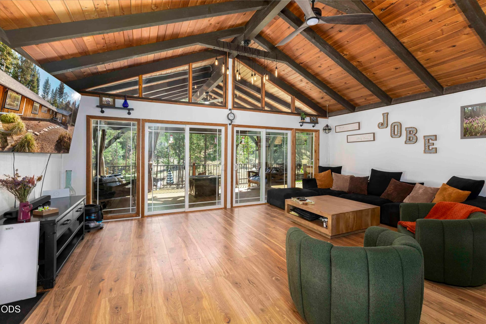 Sunlit Beauty. Photo 4 of 92, 555 Ewe Creek Road, Grants Pass, OR 97526