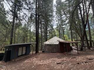 Yurt. Photo 3 of 12, Crater Lake Highway, Prospect, OR 97536