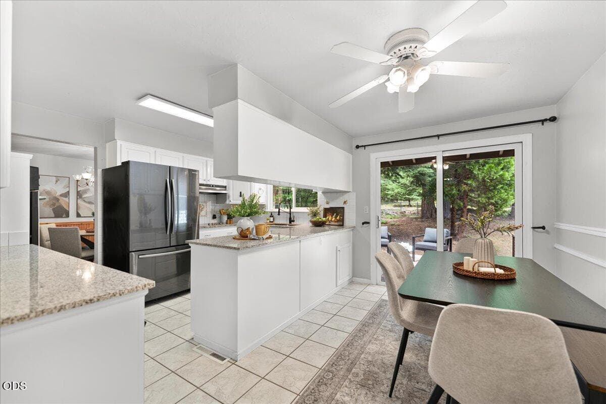 16-Kitchen + Seating. Photo 4 of 48, 12300 Oregon 66, Ashland, OR 97520