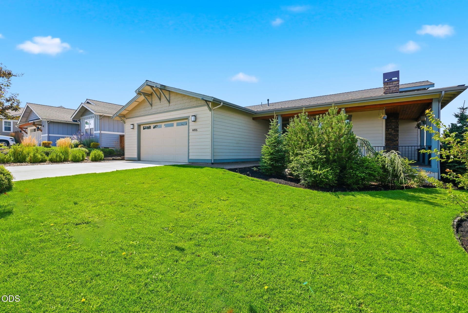 2-web-or-mls-Riley_Visuals-2. Photo 3 of 37, 4496 SW Zenith Avenue, Redmond, OR 97756