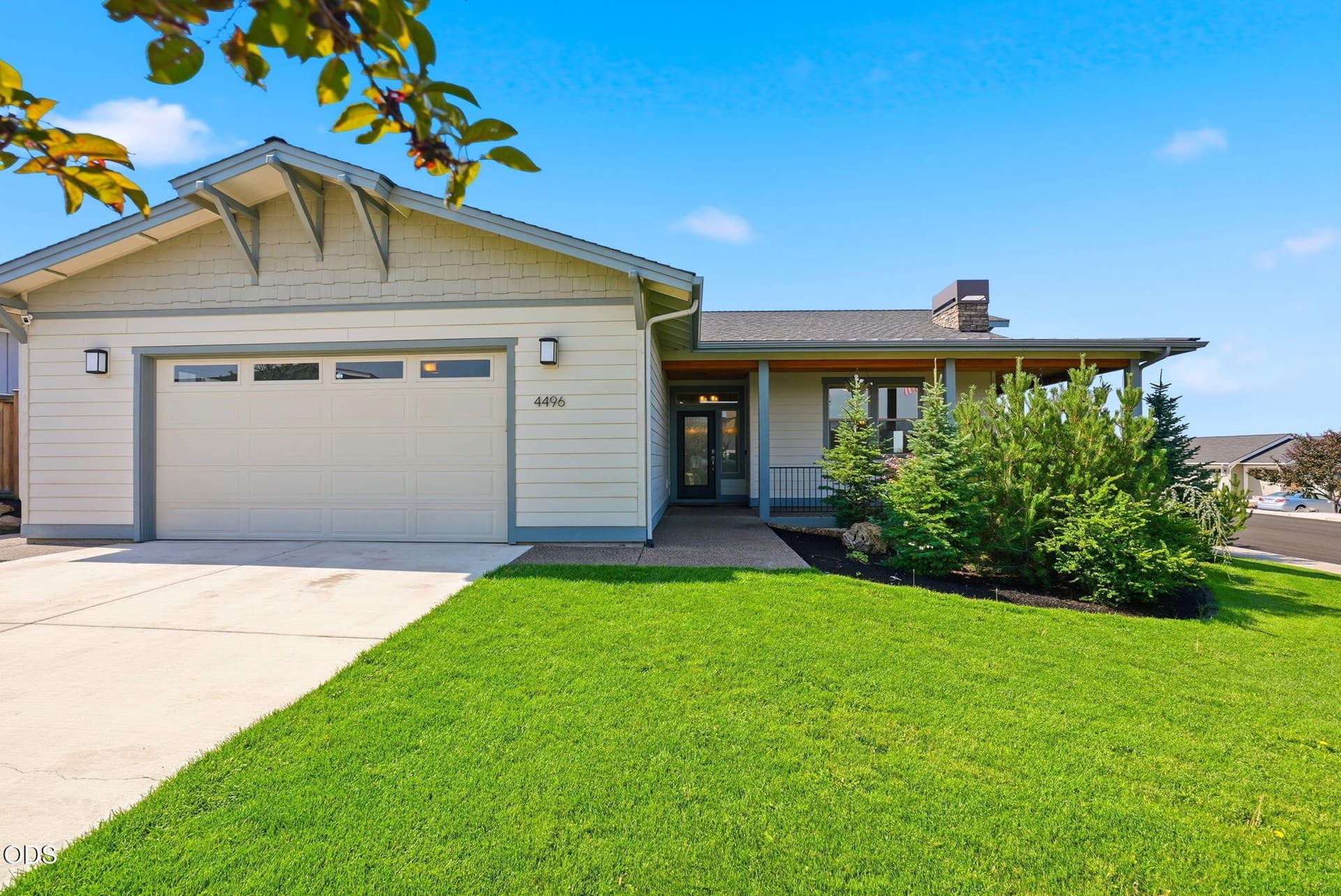 3-web-or-mls-Riley_Visuals-3. Photo 2 of 37, 4496 SW Zenith Avenue, Redmond, OR 97756