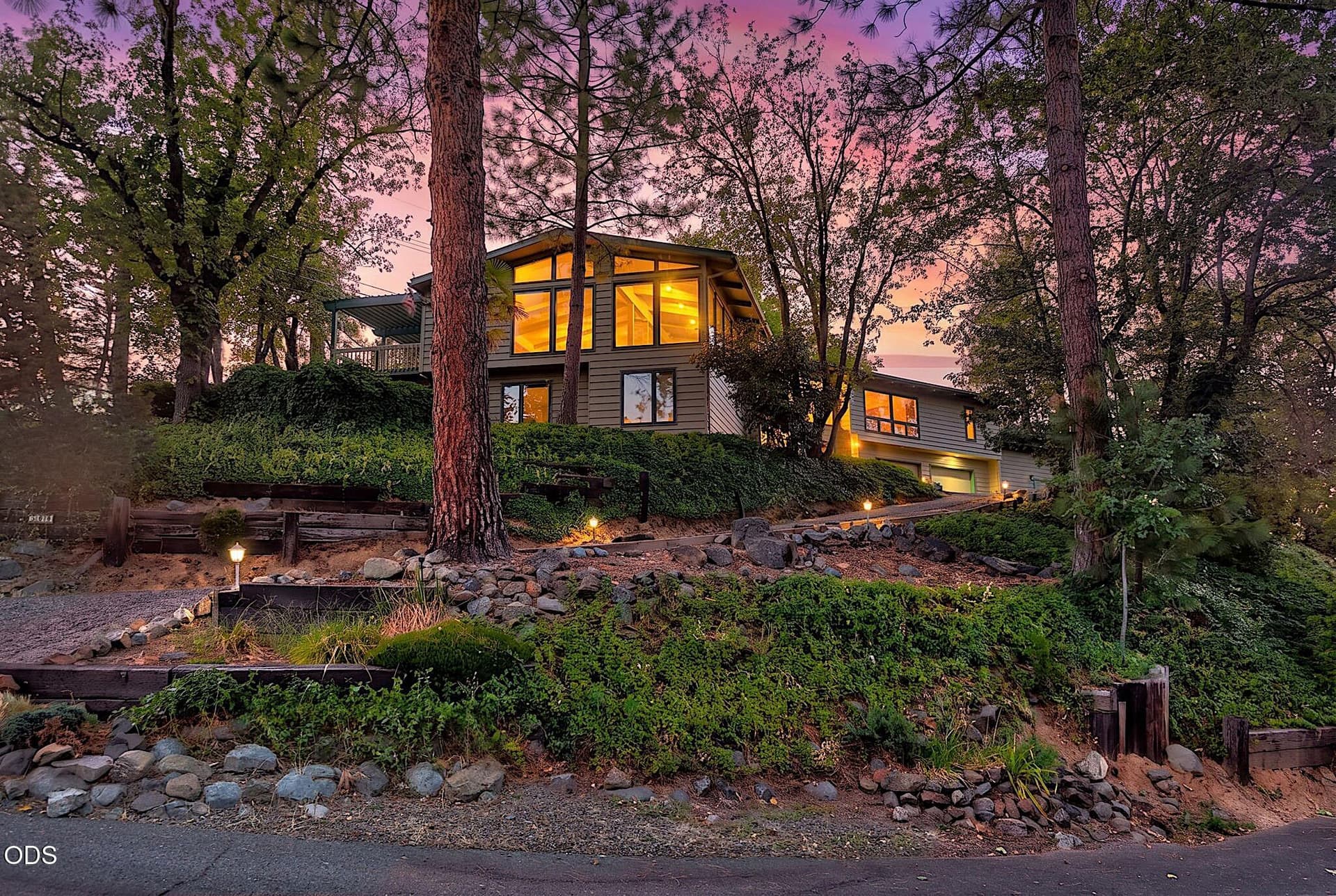75-web-or-mls-500-nw-woodson-dr. Photo 4 of 74, 500 NW Woodson Drive, Grants Pass, OR 97526