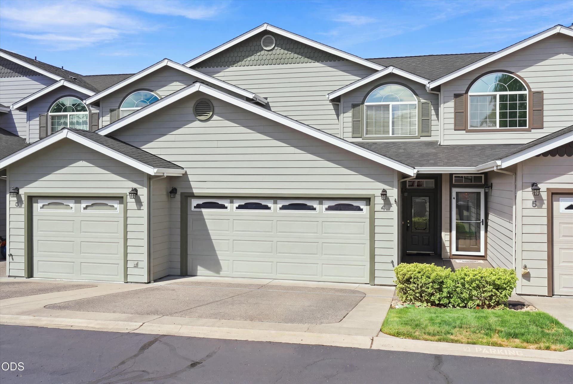 05-3855 Dover Ridge Dr #4-5. Photo 3 of 31, 3855 Dover Ridge Drive Unit 4, Medford, OR 97504