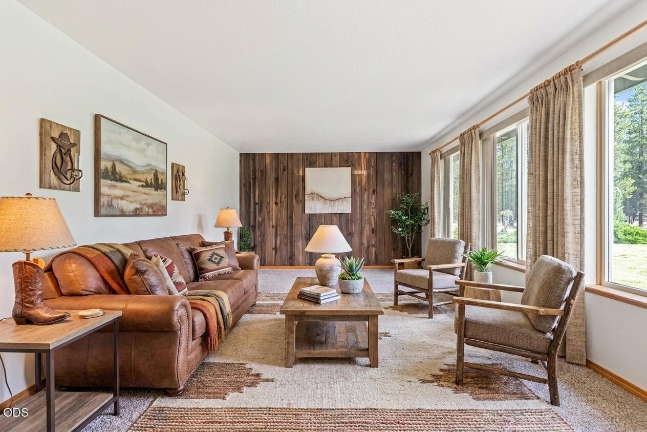 LivingVertueStaged. Photo 3 of 57, 149930 Kurtz Road, La Pine, OR 97739
