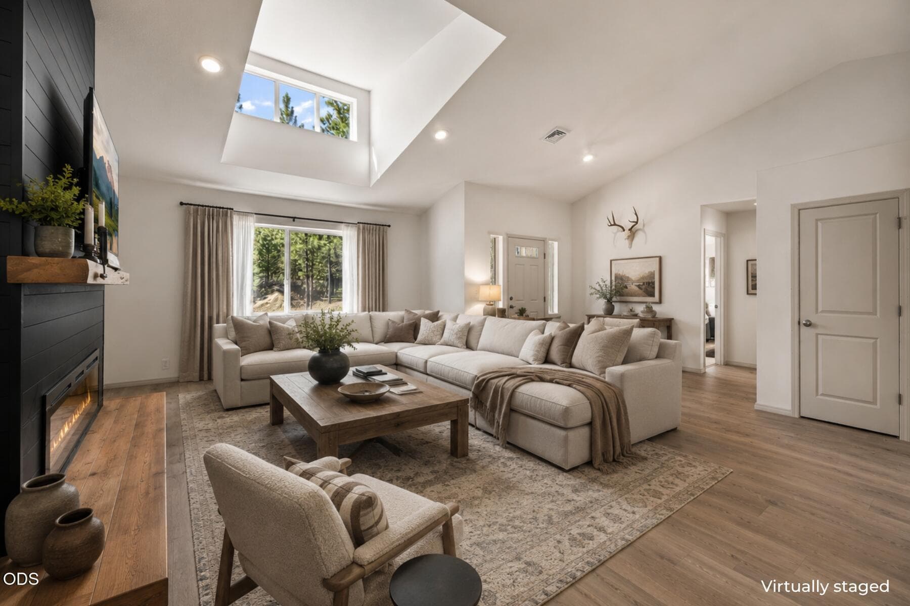 Virtually Staged 1. Photo 4 of 47, 52081 White Fir, La Pine, OR 97739