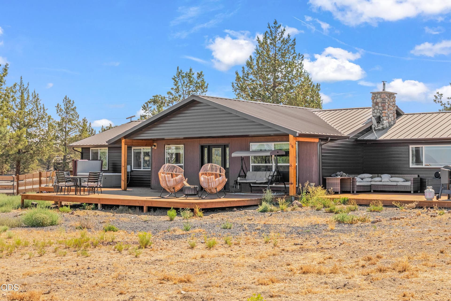 01. Photo 2 of 29, 7043 SW Highland Drive, Powell Butte, OR 97753