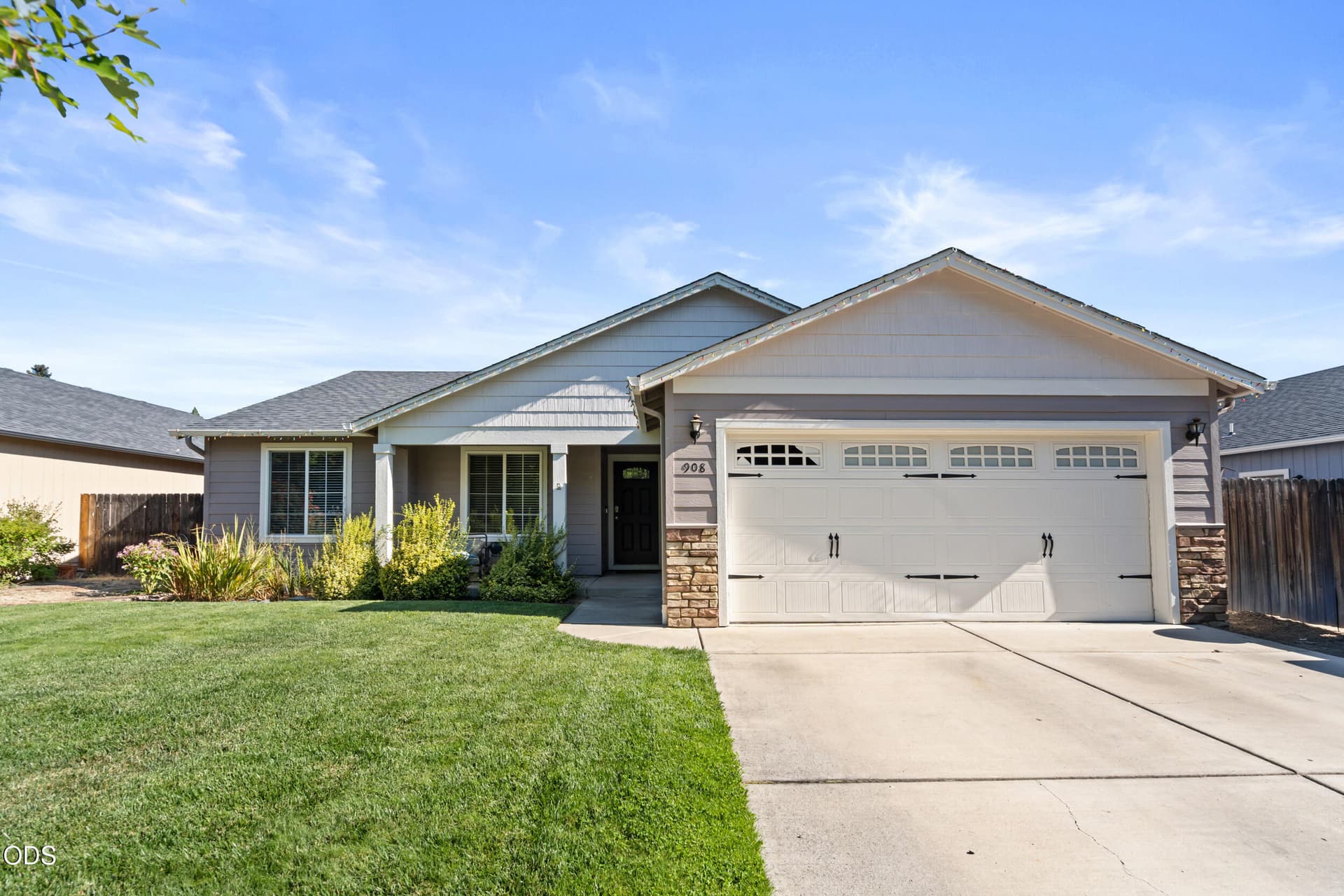 908 archer dr-03. Photo 1 of 18, 908 Archer Drive, Medford, OR 97501