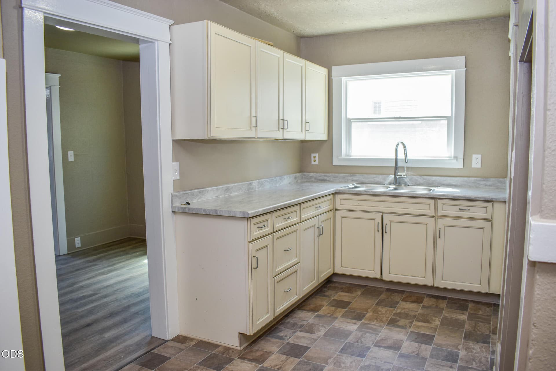 515 N Riverside Kitchen Photo. Photo 2 of 18, 515 N Riverside Avenue, Medford, OR 97501