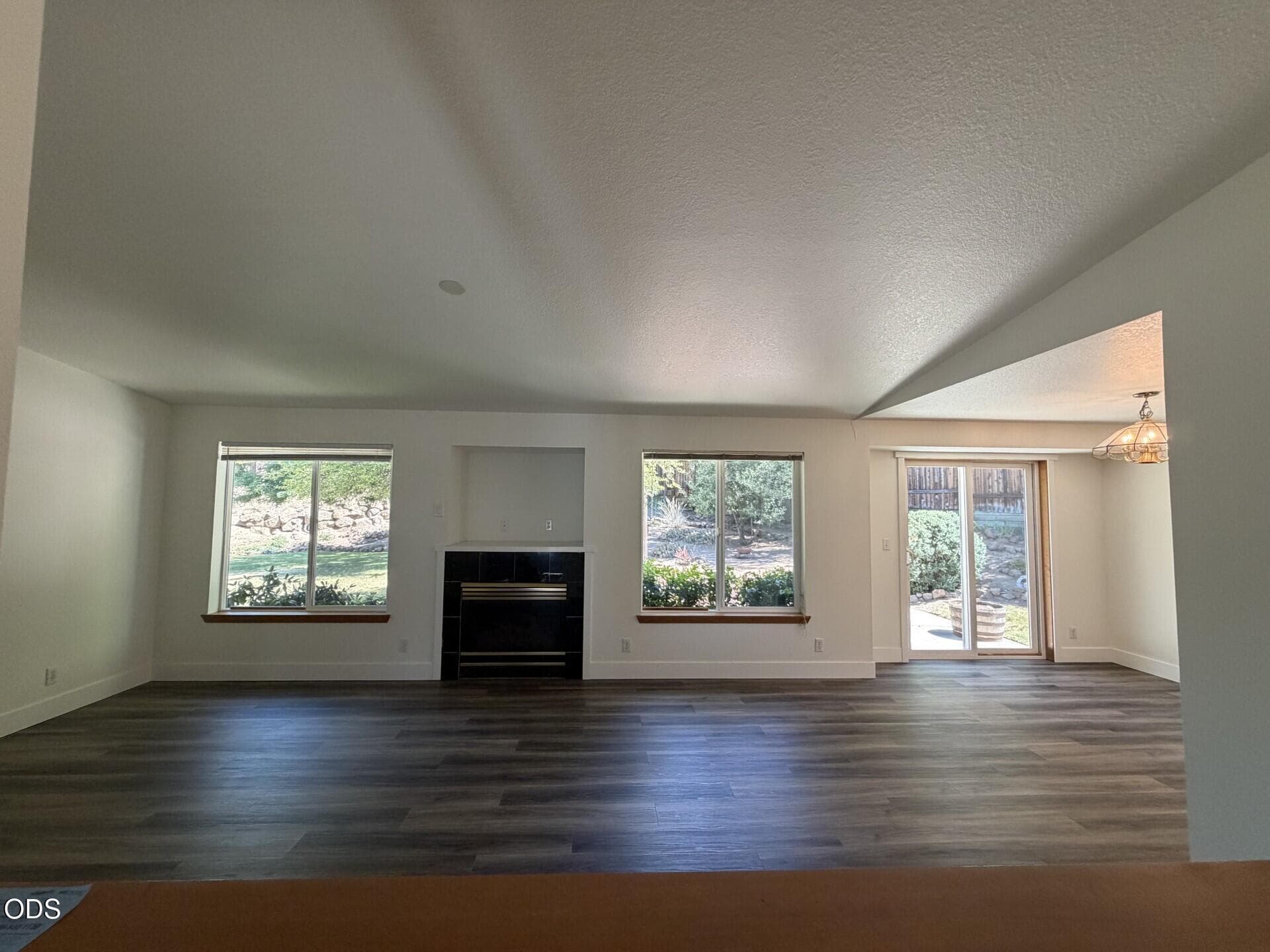 1522 67. Photo 3 of 40, 1522 NE Locksley Drive, Bend, OR 97701