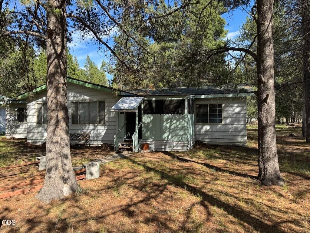 2. Photo 2 of 29, 52720 Wayside Loop, La Pine, OR 97739