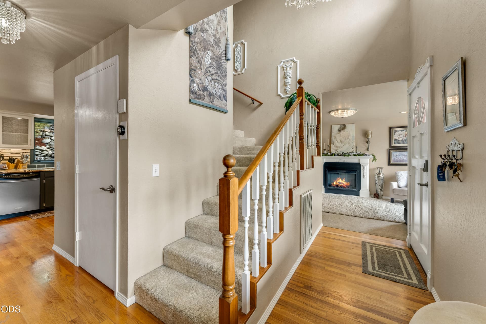 33-INT (13 of 25). Photo 4 of 48, 1628 NE Terrace Drive, Grants Pass, OR 97526