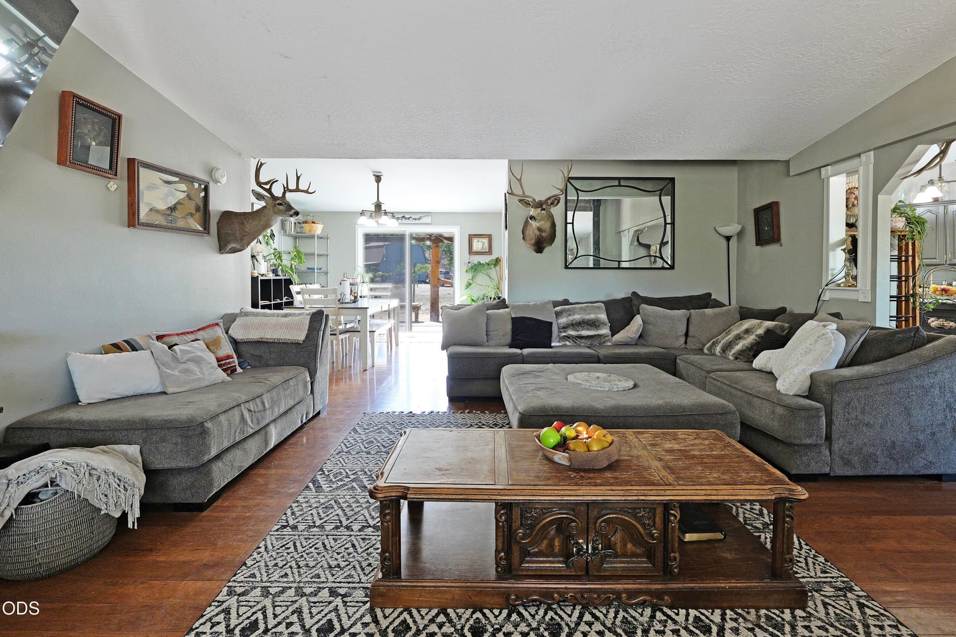 Living Room. Photo 4 of 136, 4400 Indian Creek Road, Shady Cove, OR 97539