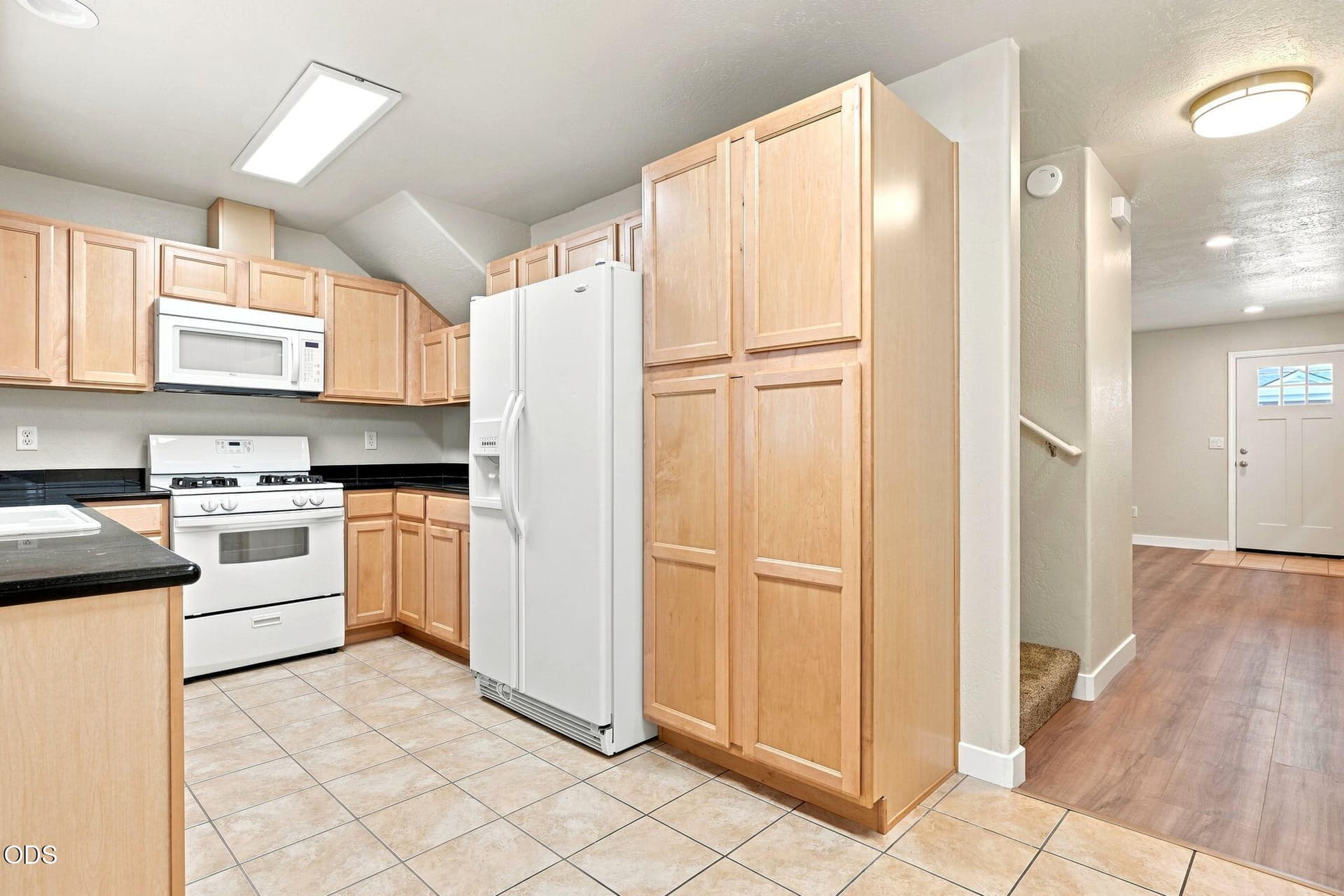4-web-or-mls-Jacqueline_004. Photo 4 of 16, 7869 Jacqueline Way, White City, OR 97503
