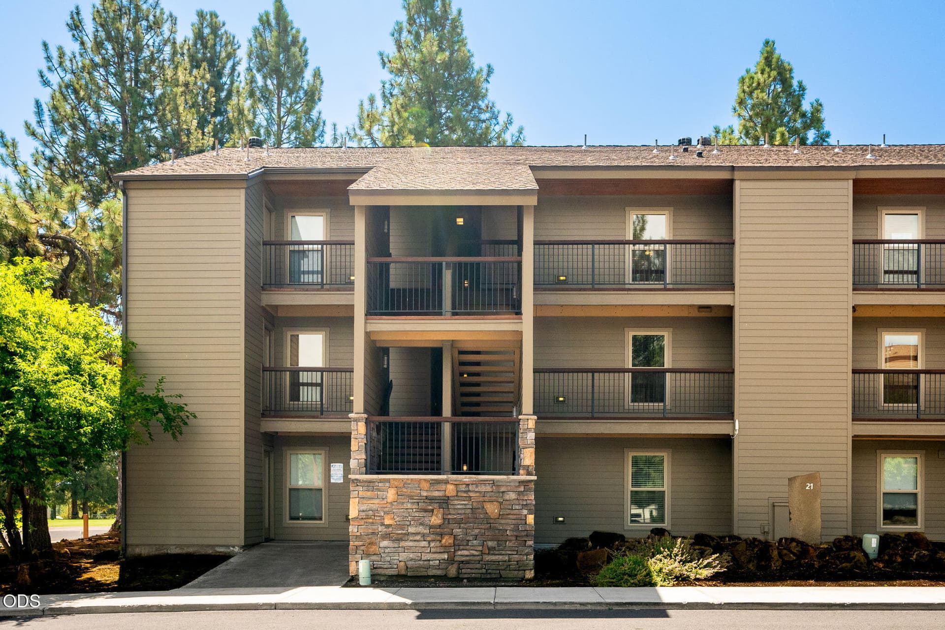 1-web-or-mls-7-30-26 18575 SW Century 21. Photo 2 of 57, 18575 SW Century Drive Unit # 2133-2134, Bend, OR 97702