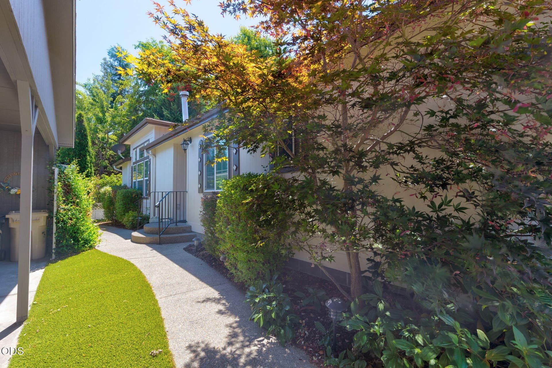 2. Photo 2 of 34, 159 NW Wrightwood Circle, Grants Pass, OR 97526