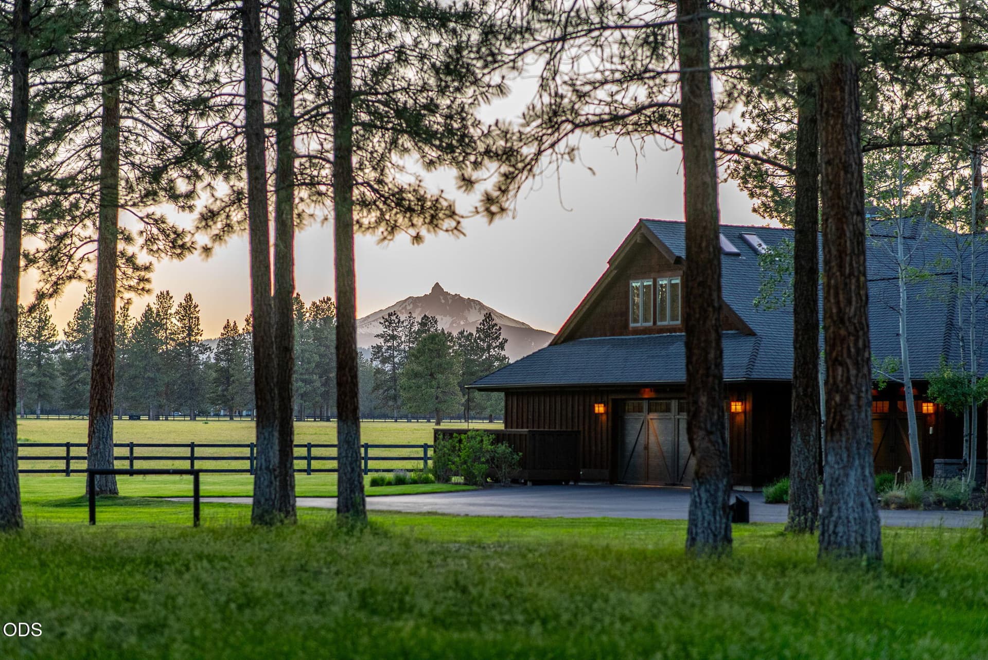 1-web-or-mls-Riley Visuals-1. Photo 1 of 76, 15385 Windigo Trail, Sisters, OR 97759
