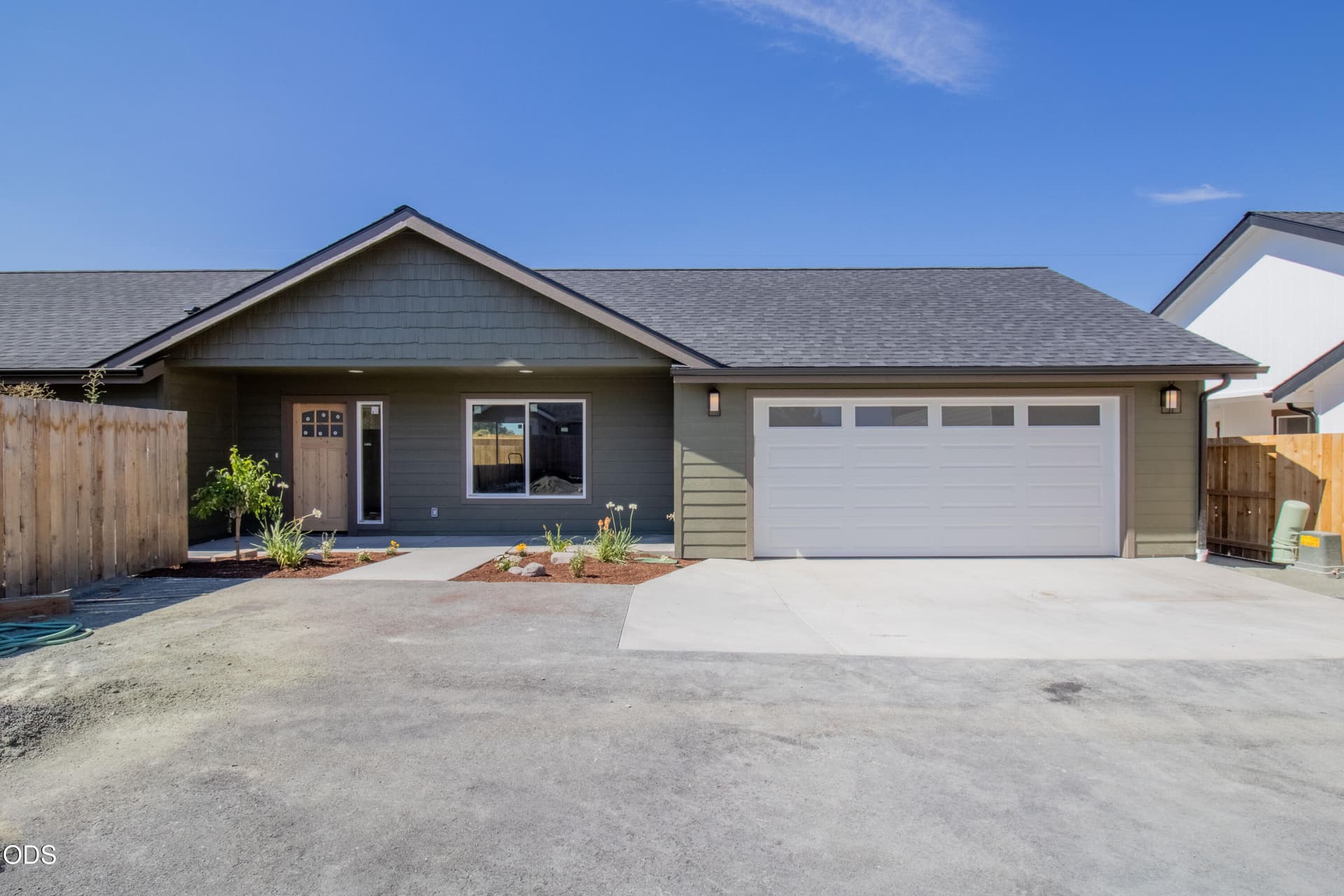 4. Photo 4 of 31, 2728 Denton Trail, Grants Pass, OR 97527
