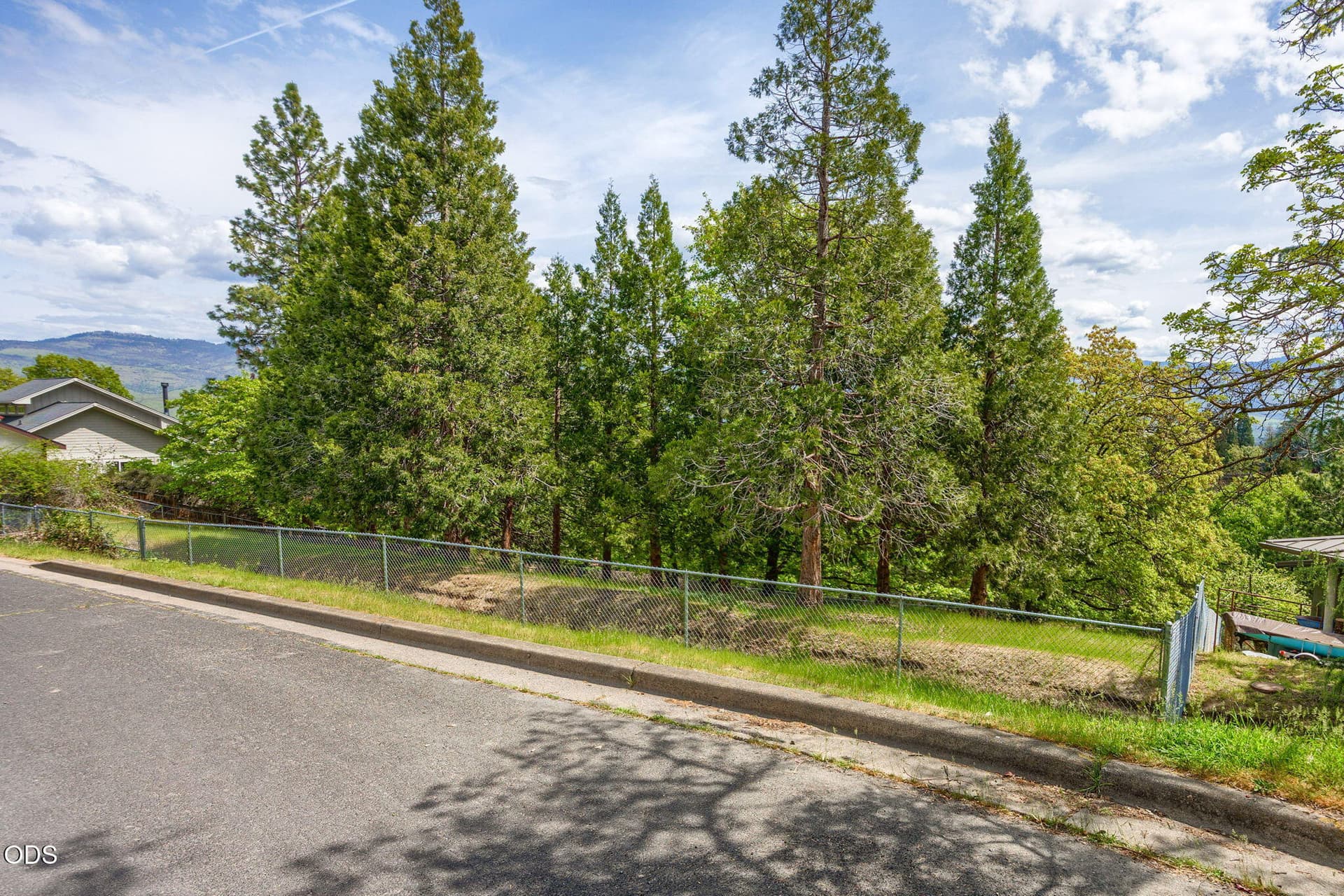 A[xTS (1). Photo 4 of 18, Terrace Street, Ashland, OR 97520