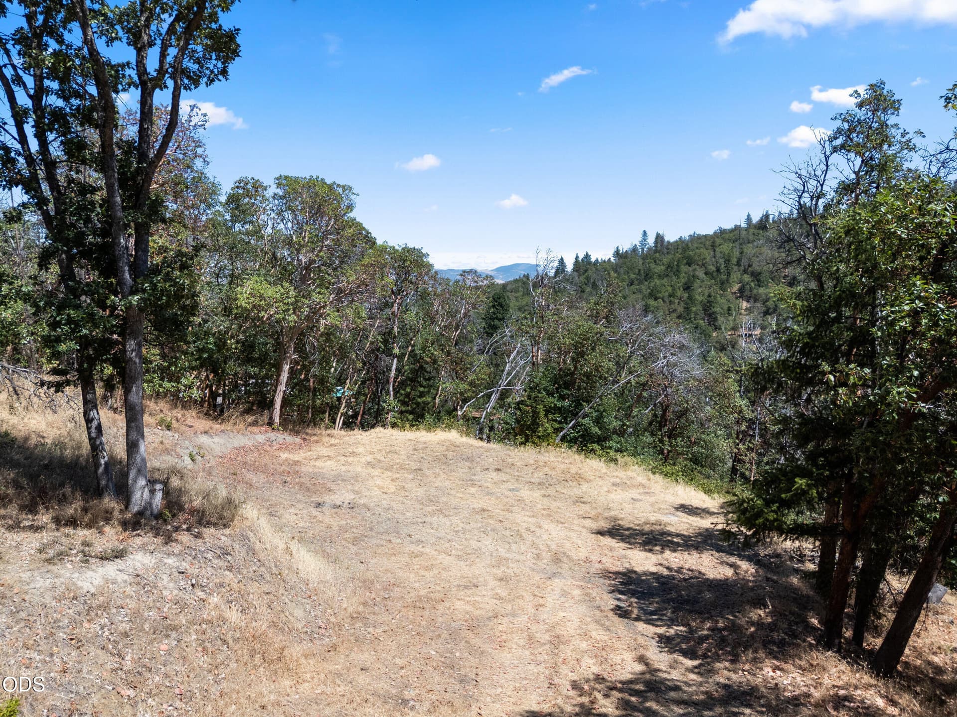 01. Photo 1 of 16, 4183 Camino Viejo Road, Medford, OR 97501