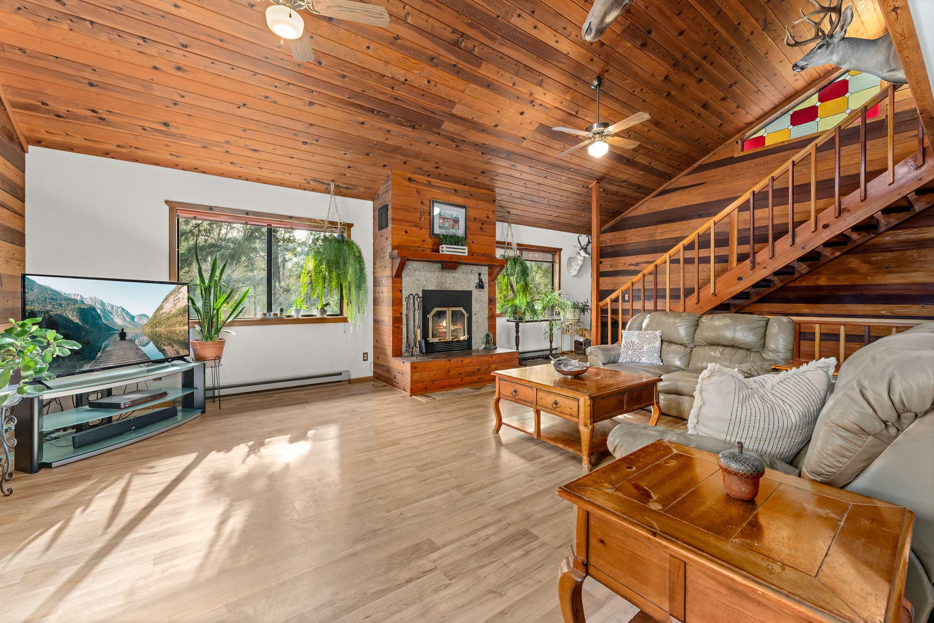 INT (9 of 26). Photo 4 of 67, 300 Dunlap Road, Jacksonville, OR 97530