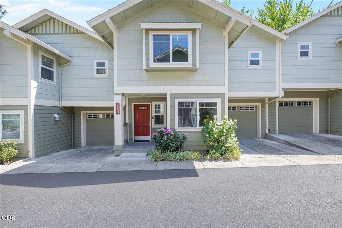 01-CI_9552. Photo 1 of 25, 738 Normal Avenue, Ashland, OR 97520