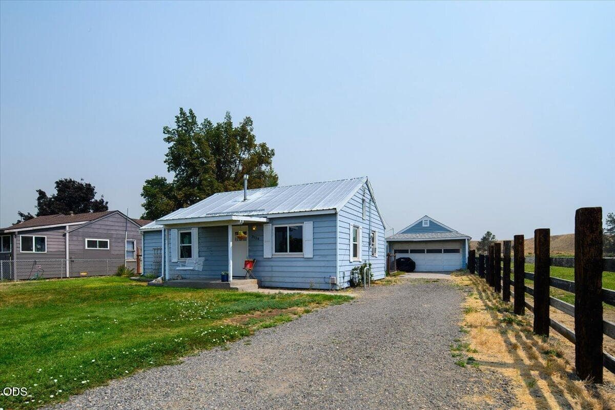02-3124 NW Lamonta Rd, Prineville-2. Photo 3 of 40, 3124 NW Lamonta Road, Prineville, OR 97754